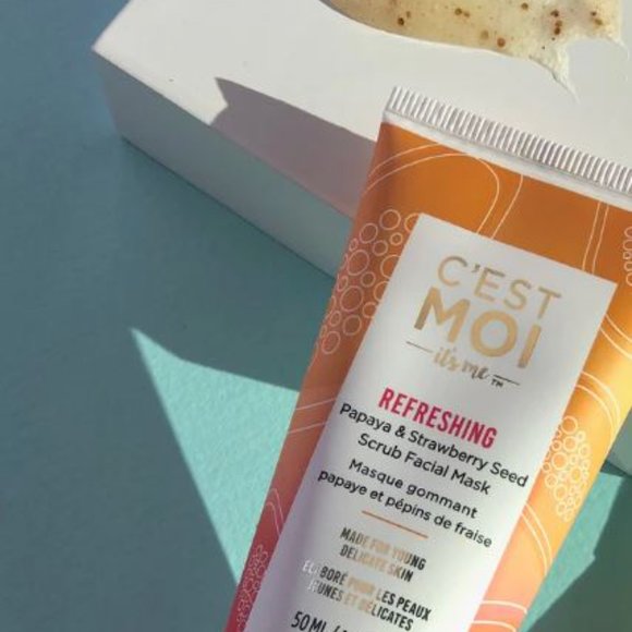 C'est Moi Refreshing Papaya & Strawberry Seed Scrub Facial Mask - Picture 4 of 4